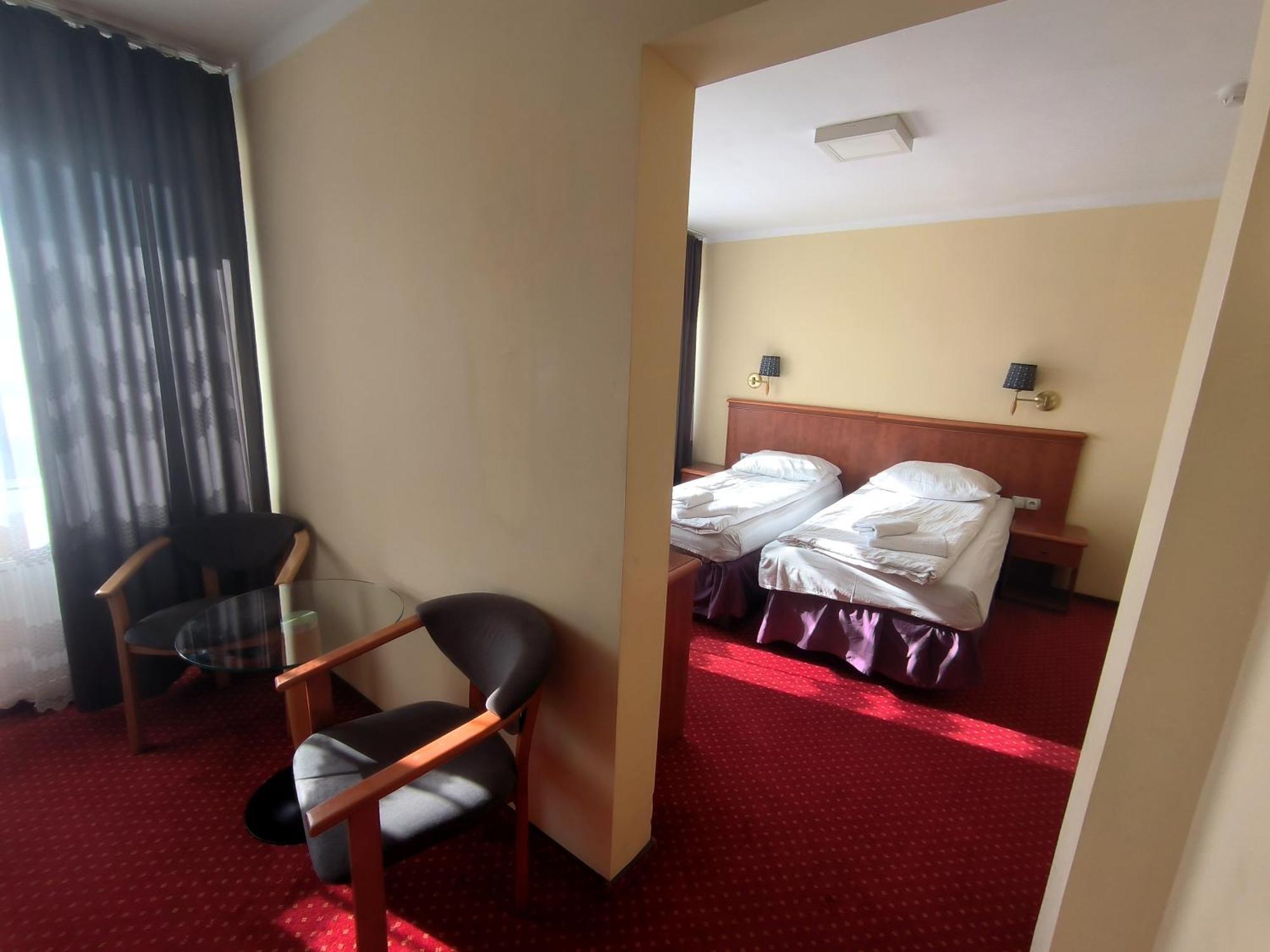 Arkadia Hotel Kielce Bagian luar foto